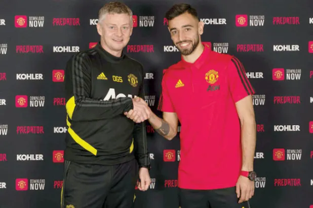 برونو فرنانديز مع مدربه الجديد سولسكاير بعد إتمام التعاقد مع يونايتد