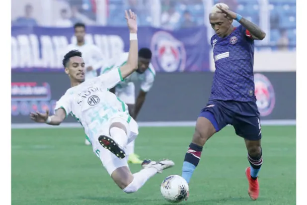 العدالة يعطل الأهلي بالتعادل والشباب يقلبها على الفتح