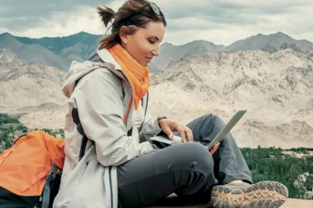 تطبيقات وأدوات لإنجاح مهمات العاملين عن بُعد