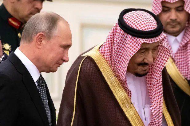 Kremlin: Putin in Close Contact With Saudi Arabia to Maintain Global Oil Market Stability