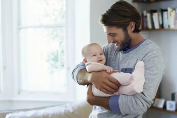 فنلندا تخطط لمنح الآباء الجدد إجازة 7 أشهر مدفوعة الأجر