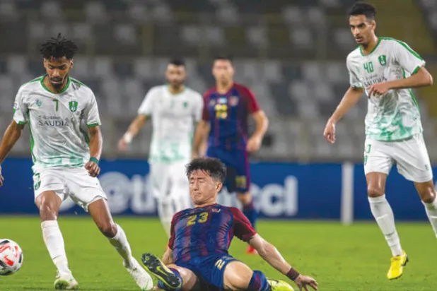 جانب من مباراة الوحدة الإماراتي والأهلي السعودي (تصوير: محمد المانع)