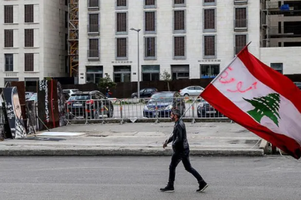 Lübnan'da yeni hükümetin güvenoyuna karşı 'güven yok' eylemleri