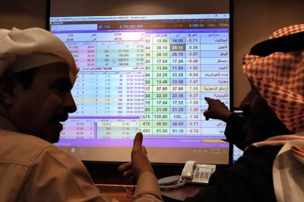 متعاملو الأسهم السعودية... عين على النتائج وأخرى على النفط