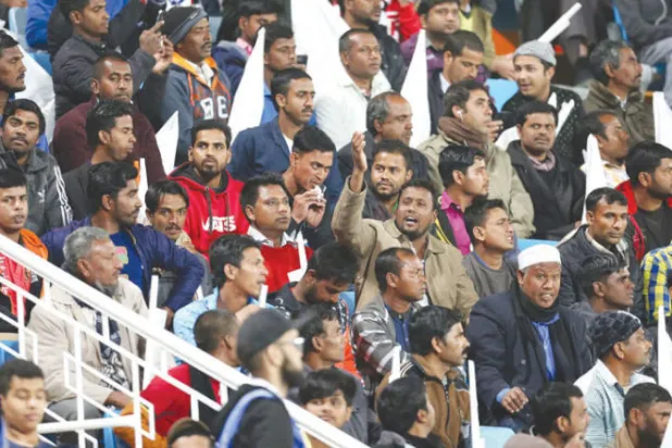 «الرياضة السعودية» تعلن الحرب على ظاهرة «الجماهير المزيفة»