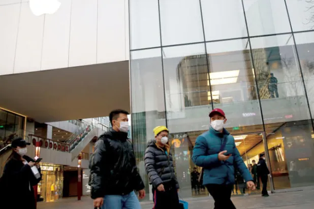 «أبل» تطلق شرارة مخاوف «سلاسل الإمداد» عالمياً