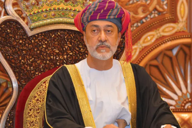 سلطان عُمان يتعهد  تطوير آليات صنع القرار