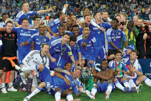 لاعبو تشيلسي يحتفلون بالتتويج الوحيد بتاريخهم في دوري الأبطال