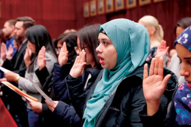 المهاجرون يرجحون كفة الميزان في الانتخابات الرئاسية الأميركية