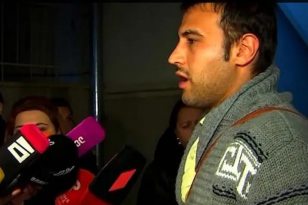 بالفيديو... إعادة مصاب بـ«كورونا» للمستشفى خلال إعلانه تعافيه على الهواء مباشرة