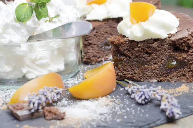 «تارت زاخر» سحر الشوكولاته الذي تحوّل إلى كعكة