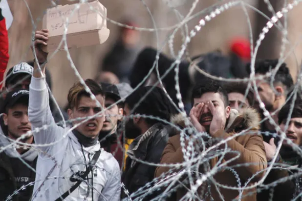 اليونان تعزز حدودها مع تركيا بـ 1400 جندي وشرطي