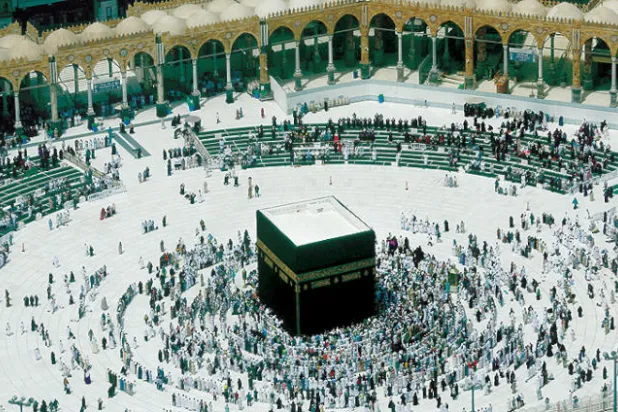 السعودية توسّع تعليق العمرة لسلامة القاصدين