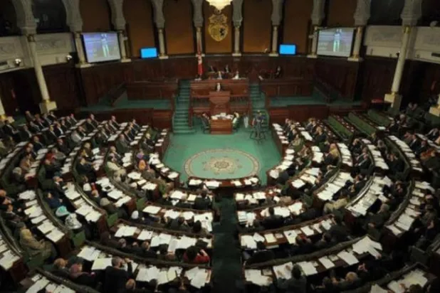 Tunus'ta yeni seçim yasası iktidar koalisyonunu çökertmekle tehdit ediyor