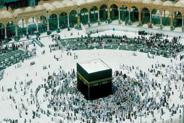 Suudi Arabistan umre ve Mescid-i Nebevi ziyaretlerini askıya aldı