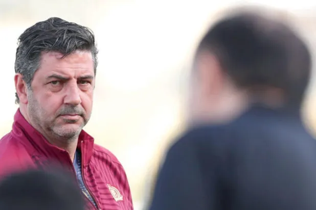 تدخلات شرفية تنهي أزمة فيتوريا وحمد الله