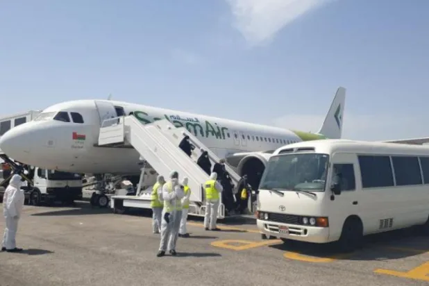 Bahreyn vatandaşlarını İran’dan tahliye ediyor… Video 