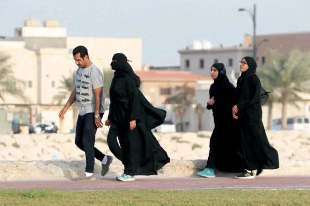 يوم عادي في القطيف رغم الإغلاق الاحترازي