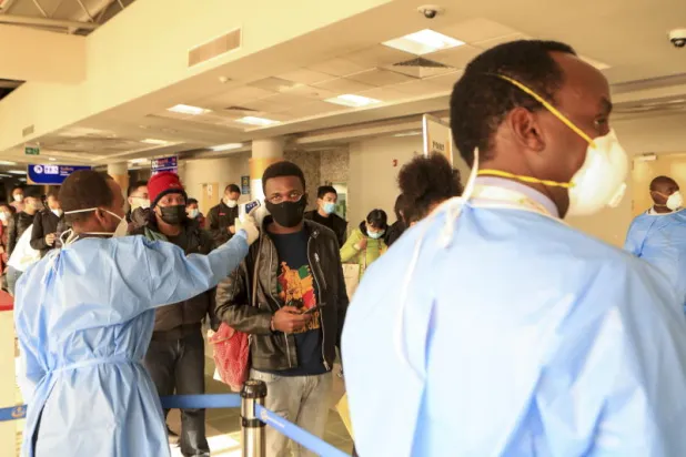 أولى الإصابات بكورونا في كينيا وغانا والغابون