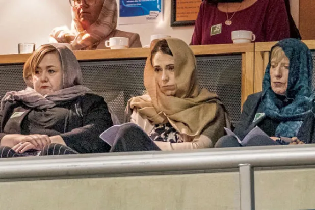 رئيسة وزراء نيوزيلندا تصارع سياسياً من أجل البقاء