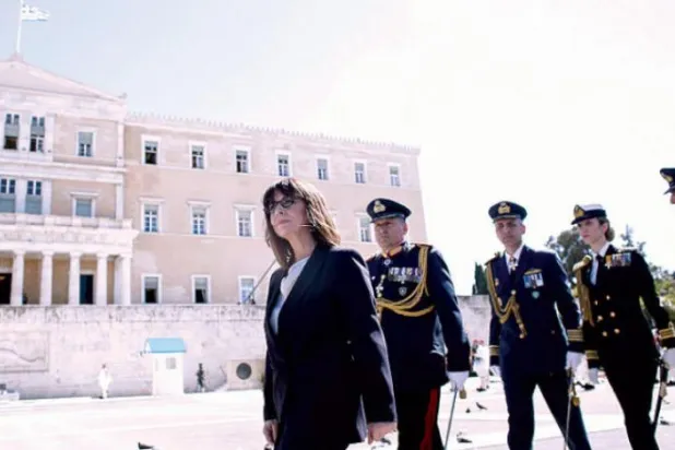 حلف لینے والی یونان کی پہلی خاتون صدر