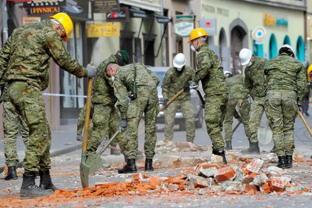 زلزال في زغرب يثير الذعر ويربك مكافحة الوباء