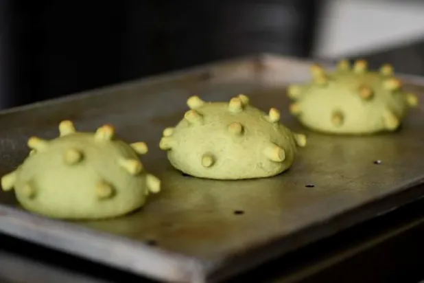 «كورونا برغر»... ابتكار فيتنامي لتحسين المعنويات