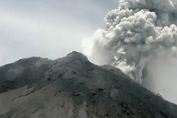ثورة بركان ميرابي الإندونيسي للمرة الثانية هذا الشهر