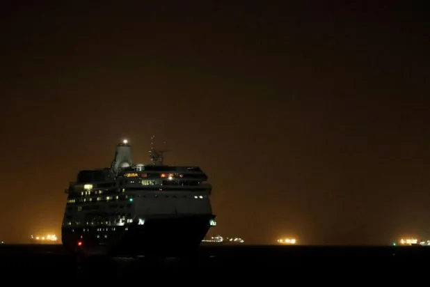 سفينة سياحية موبوءة بـ«كورونا» تبحث عن ميناء يستقبلها