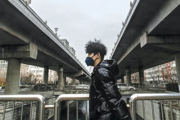 «كورونا» في الصين... اختبار جديد لعلاقة نظام الحكم بالشباب