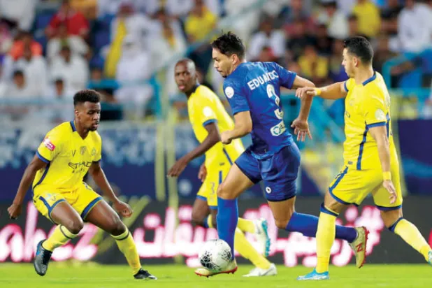 قرار استكمال الدوري من عدمه بات الشغل الشاغل للوسط الرياضي السعودي (تصوير: سعد العنزي)