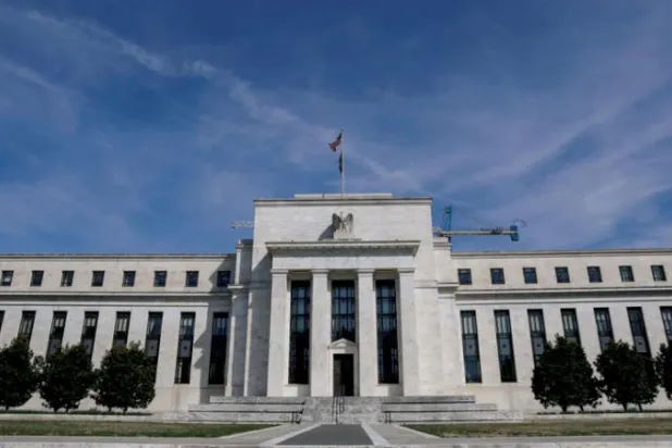 «الاحتياطي الفيدرالي» يعرض مبادلة سندات الخزانة بالدولار