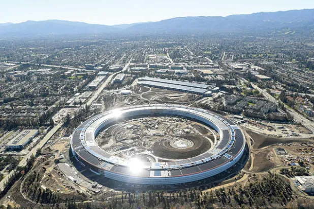 «سيليكون فالي» تطفئ نصف أنوارها وتفقد بريقها