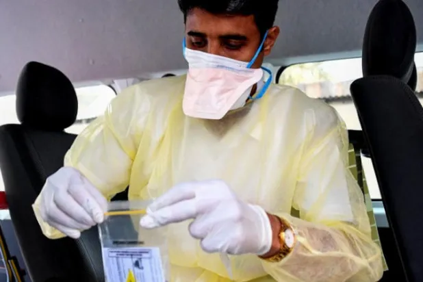 عودة مشروطة للأنشطة التجارية والصناعية في البحرين غداً