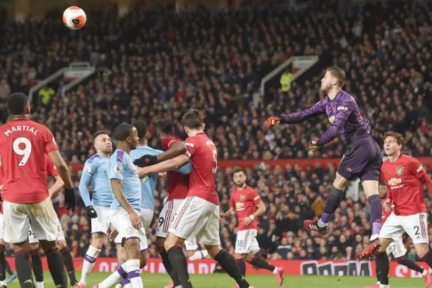 دفاعاً عن لاعبي كرة القدم في وجه الضغوط