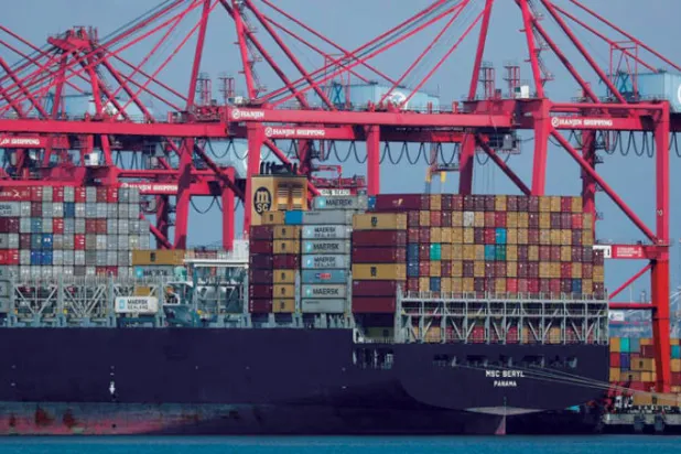 ثلث التبادل التجاري العالمي يتبخر في أزمة غير مسبوقة