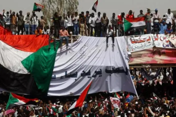 ​Beşir’in devrilmesinden 1 yıl sonra Sudan hala krizden çıkış yolunu arıyor