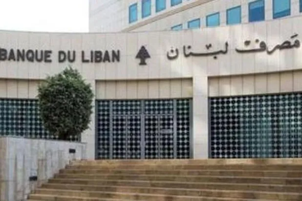 دولاران في لبنان... أحدهما وهمي والآخر شحيح لدى الصيارفة