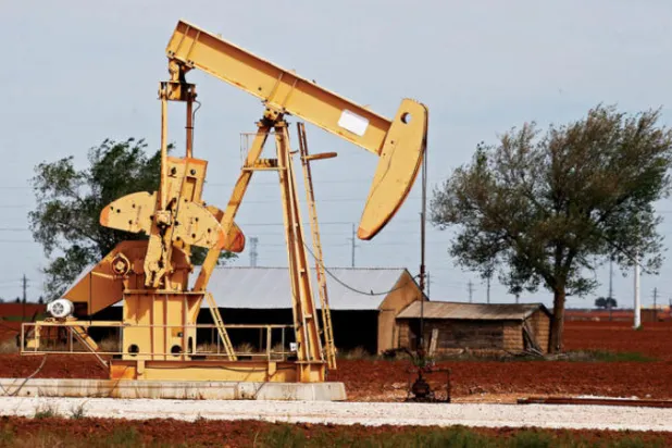 «كورونا» يهدد قطاع الطاقة العالمي بـ«الشلل»