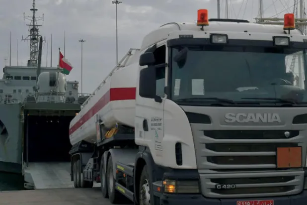 عُمان تبدأ ترشيد الإنفاق الحكومي 10 % ووقف العلاوات