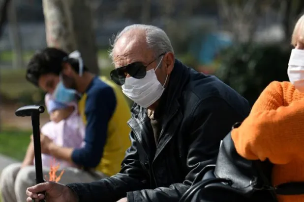 اليونان تحذّر من التراخي في مواجهة الفيروس