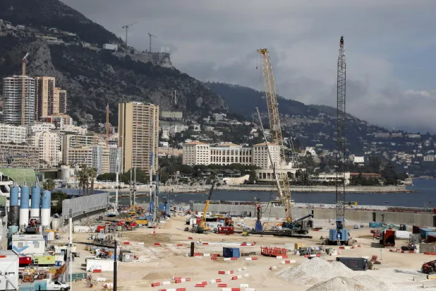 سلطات موناكو توزّع أقنعة مجانية على سكّان الإمارة تصدّياً لـ«كورونا»