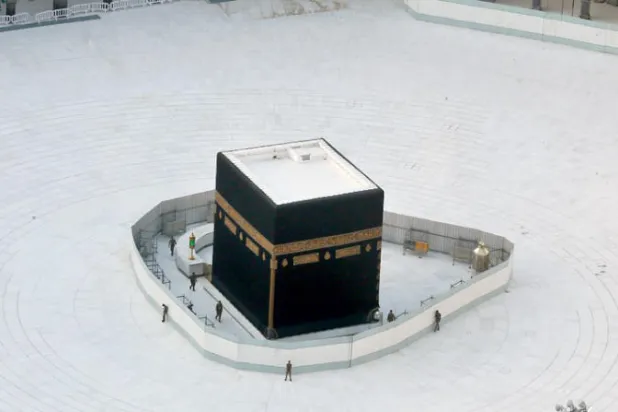 استمرار تعليق حضور المصلين في الحرمين للصلاة خلال شهر رمضان