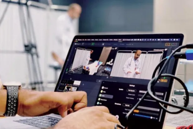 Suudi Arabistan üniversitelerinin sağladığı sanal sınıflardan biri