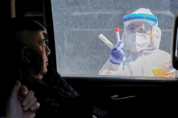 أميركيون يشكون في إصابتهم بـ«كورونا» قبل أسابيع من تفشي الوباء