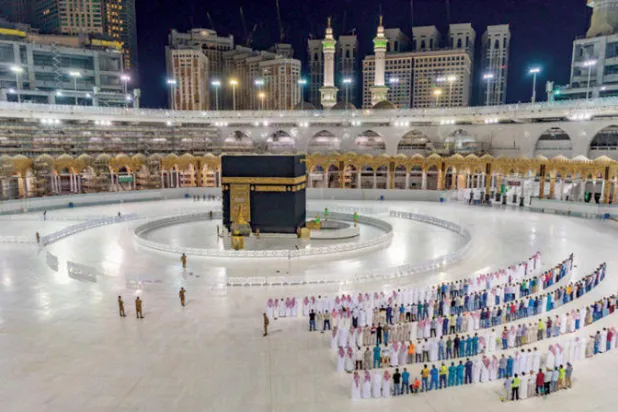 العاملون في «الحرمين»... استثناء في مشهد تراويح رمضان