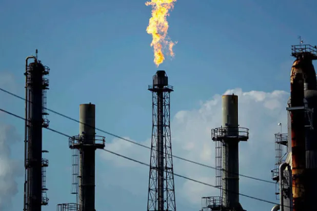 «الاثنين الأسود»: هشاشة الصناعة النفطية أم فقاعة في أسواق «البراميل الورقية»؟