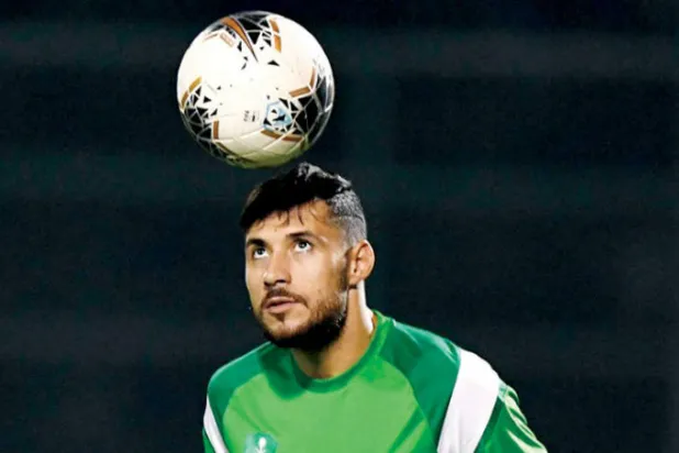 بلايلي يكذّب أنباء رحيله من الأهلي