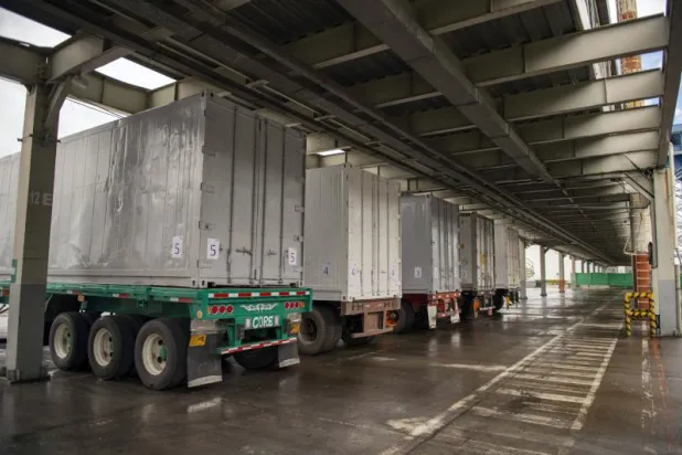 الإكوادور تعترف بوجود «مشاكل» بسبب تكدس جثث ضحايا «كورونا»