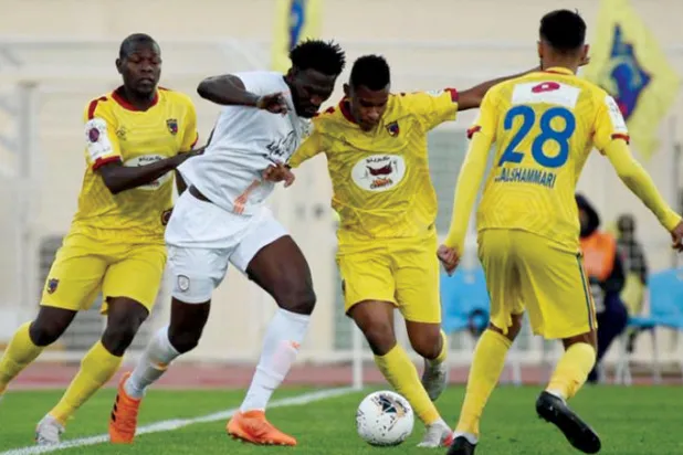 من إحدى مباريات الحزم في دوري المحترفين السعودي (الشرق الأوسط)